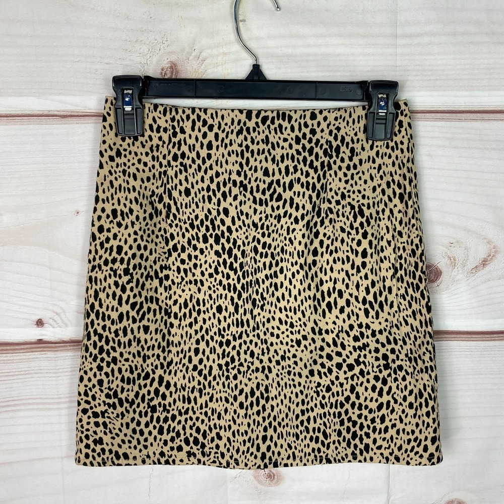 Brandy Melville Skirt Juniors 3 Beige‎ Black Leopard A-Line Stretch Mini Zipper